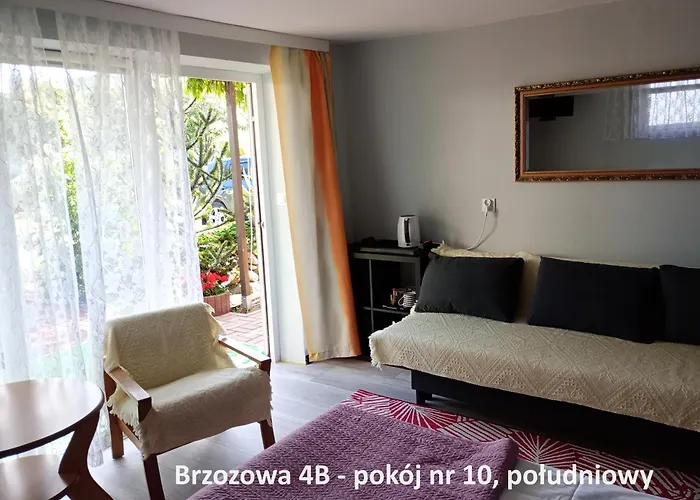 Brzozowa4b Goscinne 民宿 莱鲍